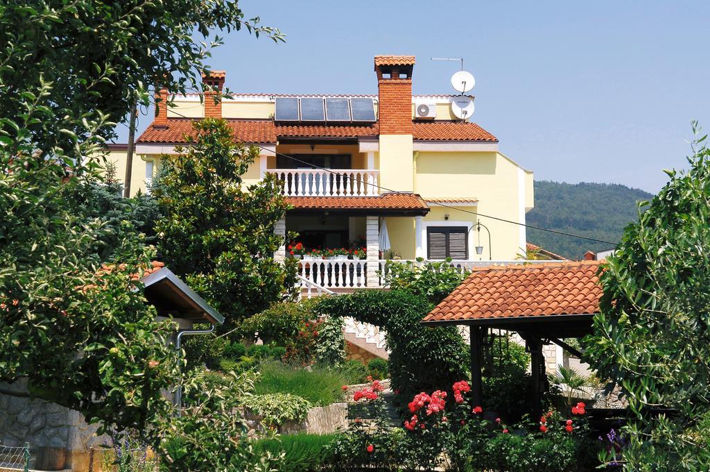 Apartments Petricic With Swimming Pool Ičići Εξωτερικό φωτογραφία