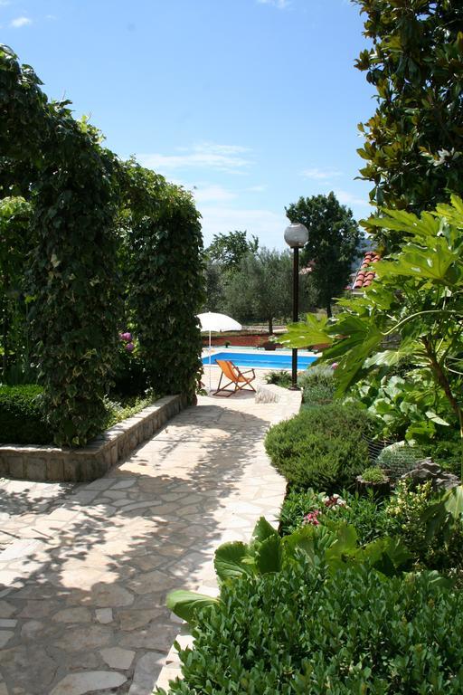 Apartments Petricic With Swimming Pool Ičići Εξωτερικό φωτογραφία
