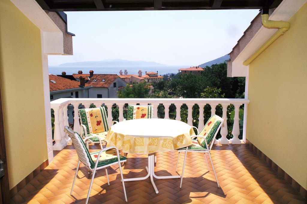 Apartments Petricic With Swimming Pool Ičići Εξωτερικό φωτογραφία