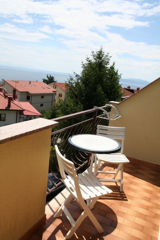 Apartments Petricic With Swimming Pool Ičići Εξωτερικό φωτογραφία