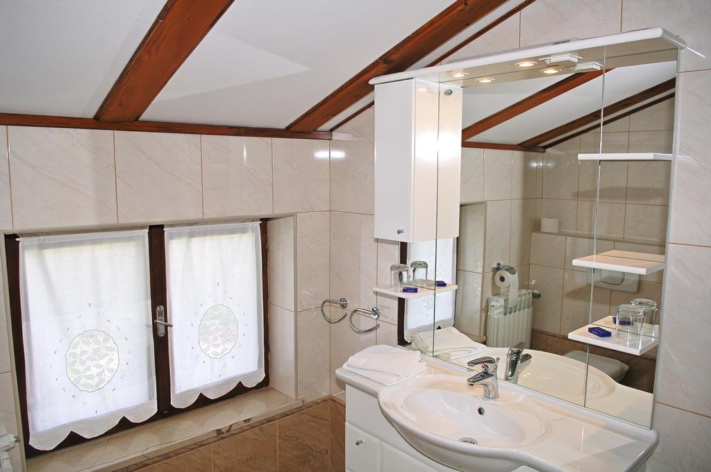 Apartments Petricic With Swimming Pool Ičići Εξωτερικό φωτογραφία