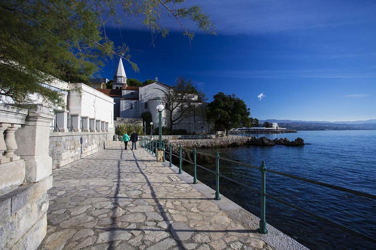 Apartments Petricic With Swimming Pool Ičići Εξωτερικό φωτογραφία